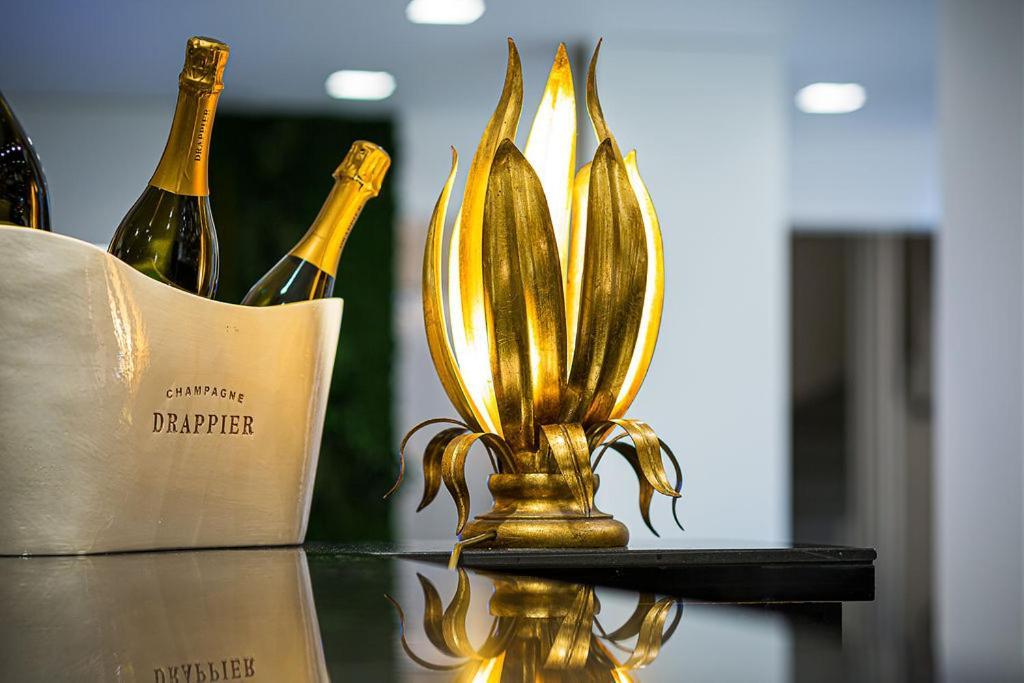 Hotel Relais Saint Jean Труа Экстерьер фото